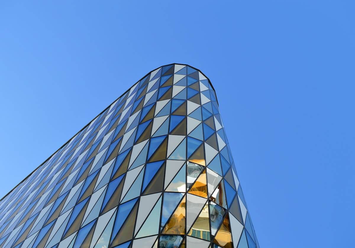 1.15亿对标凯塞多，曼联3目标抢中场，先租后买能如愿？